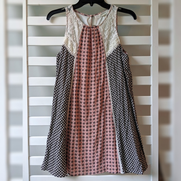 Taylor & Sage Lace & Floral Pattern Dress - Sz Med